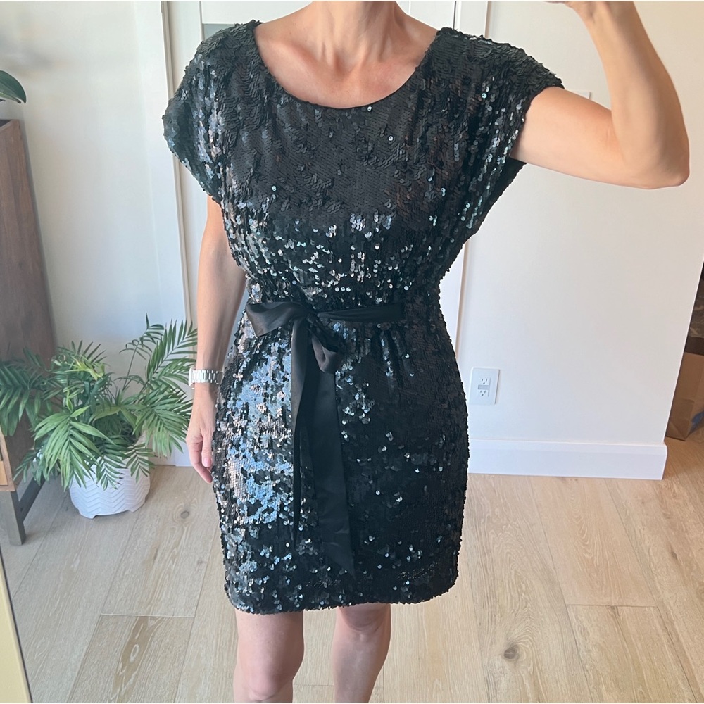 Aidan Mattox size 6 sequins dress with satin tie